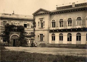 Weinbrenner-Gebäude in Karlsruhe und Umgebung. Markgräfliches Palais