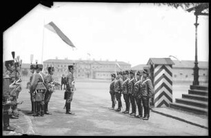 Großenhain. Ablösung der Wache, Husaren-Regiment Nr.18