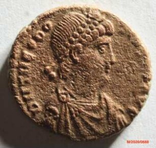 Römische Münze, Nominal Maiorina, Prägeherr Theodosius I., Prägeort Antiochia, Original