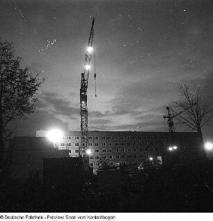 Baukomplex Stübelallee, Fucikplatz (Baustelle, Straßenkreuzung, Skulptur, Pläne, Modell)