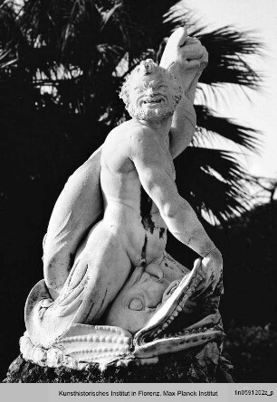 Tritonbrunnen : Triton