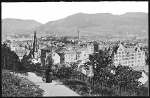 Bodenbach. Blick auf Bodenbach mit Stadtkirche und Bürgerschule : Bodenbach. Blick auf Bodenbach mit evangelischer Kirche (1881-1884; Gotthilf Ludwig Möckel) und Mädchen-Volks- und Bürgerschule (1910)
