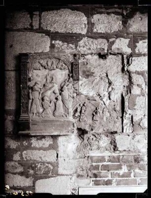 Altes Schloß; ehemaliger Steinaltar der Schloßkirche