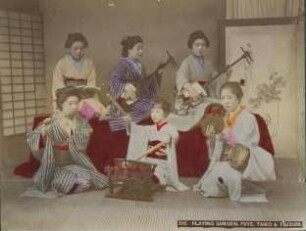 Musizierende Frauen (Frauenorchester)