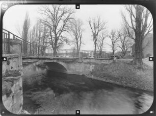 Magdala-Göttern. Straßenbrücke über die Magdel