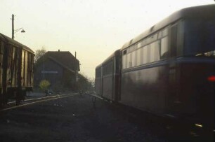 Maitis-Hohenstaufen Einfahrt Zug 6606 Schienenbus Baureihe 797 Beiwagen Baureihe