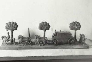 Landstraße mit Postkutsche und Postmeilensäule