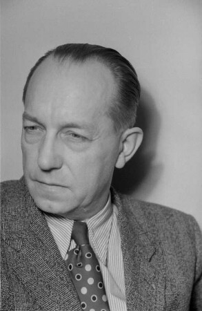 Porträt des polnischen Schriftstellers Leon Kruczkowski auf der II. Kulturbundtagung in Berlin : Porträt von Leon Kruczkowski
