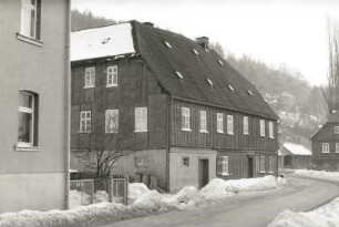 Klingenthal, Talstraße. Wohnhaus. Straßenansicht