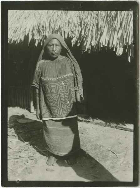 Medicine woman in Puturgandi