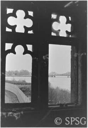Mauerfall, Potsdam, Ufer Park Babelsberg, Blick aus Maschinenhaus in Richtung Glienicker Brücke.