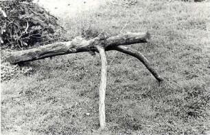 Holzbock aus Terpe : Hausrat - Hausarbeit. Ort: Terpje / Terpe. Holzbock.