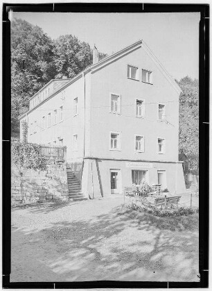 Königstein. Von Firma Vogel renovierte Häuser: Halbestadt, Laden