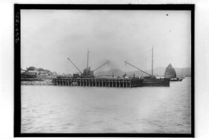 Hafen in Südthailand : Südthailand. Hafen am südchinesischen Meer. Blick auf eine Kaianlage, 1912/1913