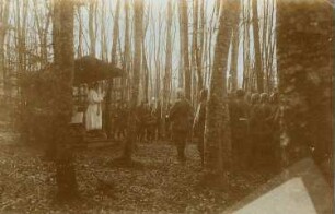Waldgottesdienst vom 26.3.1916, 100 Meter hinter dem Schützengraben der 8. Kompagnie des 2. Reserve-Infanterie-Regiments 110