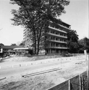 Bau des neuen städtischen Altenpflegeheims am Klosterweg.
