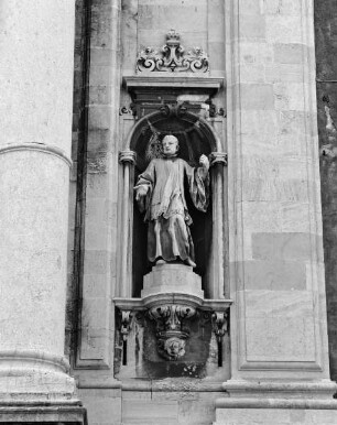 Fassadenskulpturen — Heiliger Franz Xaver