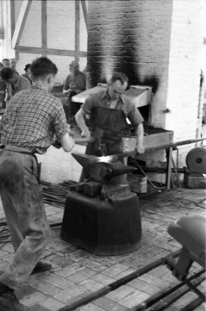 Internationale Handwerksschau Berlin Mai-Juli 1938: Schmiede am Ambos