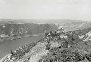 Burg Liebenstein : Blick von Burg Liebenstein (13.-15. Jh.) den Rhein flußab