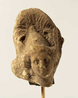 Kopf der Athena mit Helm