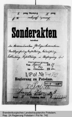 Amtsbezeichnung, Anstellung, Ausrüstung, Bekleidung, Schulung, Versetzung, Besoldung und Versorgung der kommunalen Polizeibeamten
