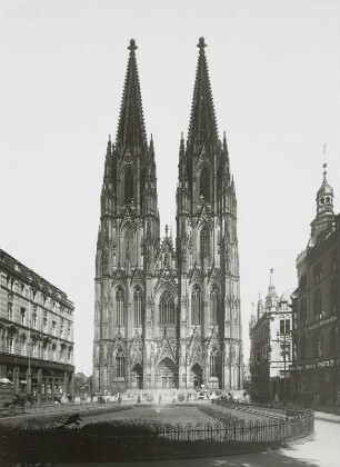 Köln, Dom : Köln. Kölner Dom. Ansicht von Westen