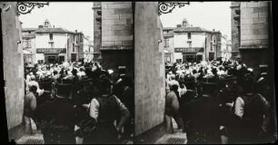 Les Sables-d'Olonne. Prozession auf der Place de l’église Notre-Dame-de-Bon-Port