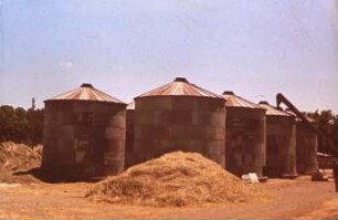 Fotografie: Lagertechnik, Getreide, Lagerung, Hochsilo, Schneckenförderer