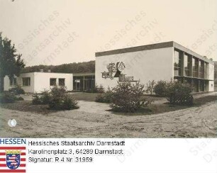 Kleestadt, Bürgerhaus / Außenansicht, rückseitig bedruckt: 'Zur Erinnerung an die erste Kreistagssitzung in Kleestadt im neuen Bürgerhaus am 10. September 1962'