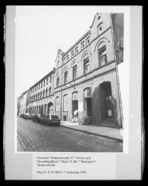 Wohn- und Gewerbegebäude