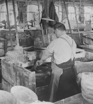 Gläser, auf der Scheibe geschliffen : Technikgeschichte | Technologie | Glasfabrikation | Kristall- und Hohlglas