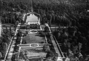 Dresden. Großer Garten mit Palais. Luftbild-Schrägaufnahme von Nordwest