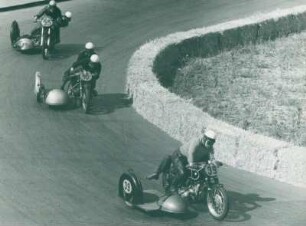 Internationales AVUS-Rennen 1952 für Motorräder mit Seitenwagen bis 500 ccm