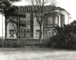 Dresden-Strehlen, Wiener Straße 41/Ecke Richard-Strauß-Platz. Wohnhaus (um 1885; C. Francke). Straßenfront (Richard-Strauße-Platz)