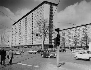 Hamburg. Eimsbüttel/Harvestehude. Ansicht der Grindelhochhäuser. Aufgenommen 1958