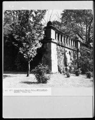 Friedhofsmauer