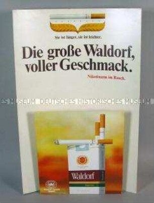 Werbeaufsteller mit Werbeaufdruck für "Waldorf Supersize"-Zigaretten, "Die große Waldorf, voler Geschmack."