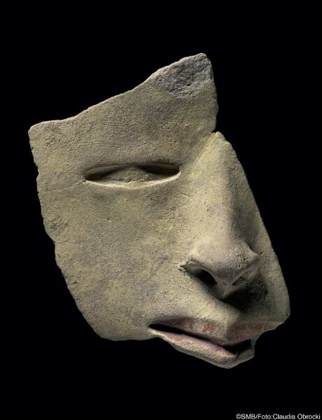 Clay head (fragment)