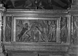 Hochaltar, Detail: Kaselverleihung