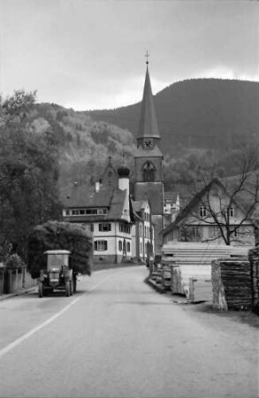 Bad Griesbach: Bad Griesbach mit Kirche und Straße