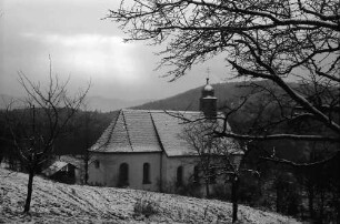 Ebringen: Berghauser Kapelle im Schnee