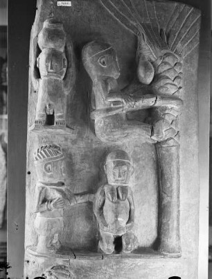 Relief Tür