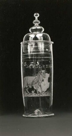 Deckelhumpen mit Darstellung eines Büffels?. Sachsen, 1621. Glas, Emailmalerei, z. T. vergoldet. Dresden: Kunstgewerbemuseum (Haase, 1988, Kat. Nr. 18)
