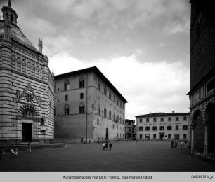 Piazza Duomo, Pistoia