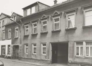 Radeburg, Wohnhaus : Radeburg. Wohnhaus. August-Bebel-Straße 13 (3. V. 19 Jahrhundert). Straßenansicht