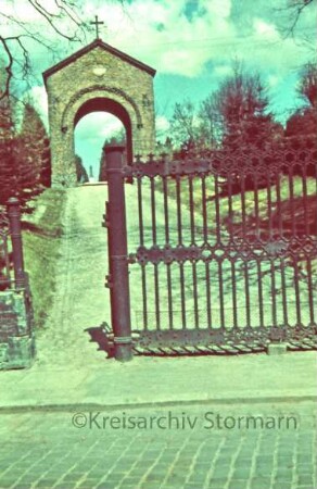 Friedhof an der Bahnhofstraße: Torhaus: Südseite