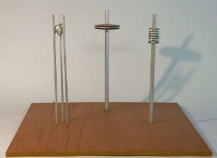 Schneider - Esleben, Paul; Düsseldorf, Rheinufer; Turm für die Mannesmann AG - Modell von 3 Turmvarianten