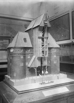 Modell des Krantores in Danzig (1442)