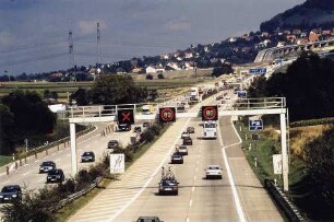 Verkehrsführung bei AS Aichelberg Neue Strecke im Betrieb, alter Aichelbergviadukt stillgelegt.