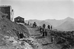 Dorf der Kabylen : Straße zu einem Dorf der Kabylen